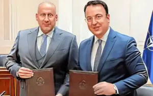 Jászai Gellért, a 4iG Csoport elnöke és Aleksandar Nikoloski, Észak-Macedónia miniszterelnök-helyettese, közlekedésért és kommunikációért felelős miniszter