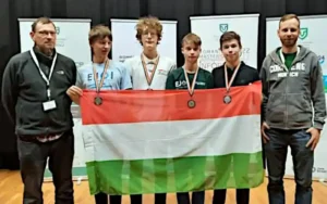 RMI - A magyar csapat (Balról jobbra: Csorba Péter, Sánta Gergely Péter, Vámosi Bendegúz Péter, Mihály Zsolt, Ungár Vince, Nikházy László.)